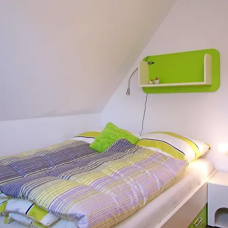 Strandbuhne Tatil Evi Glowe