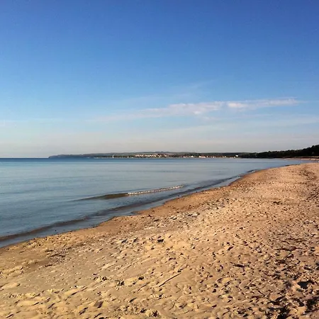 Strandbuhne Tatil Evi Glowe